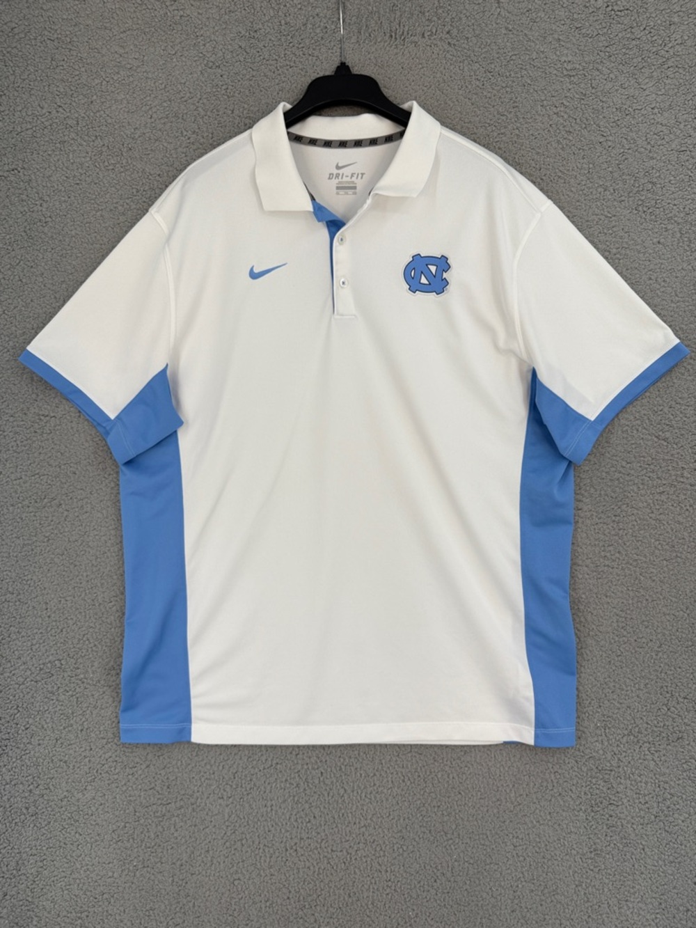 North Carolina Tarheels Nike Dri-FIT men’s XXL short sleeve shirt Stretch sporty